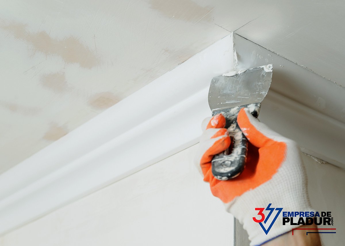 instalación de molduras en Sevilla instalación de molduras de escayola en Sevilla